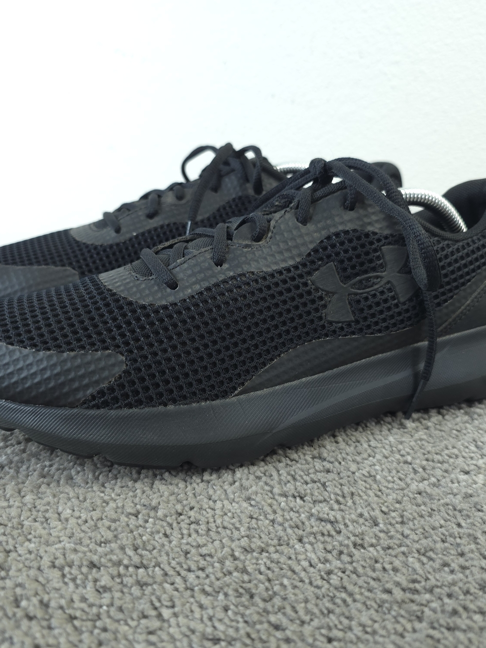 Under Armour Surge 3 Mens Size 11 Running Shoes 3024883-002 Black Low Top
